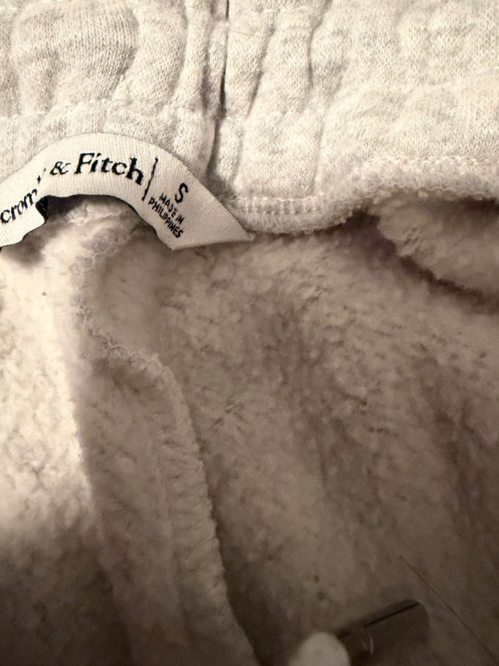 Abercrombie Mid Rise Sunday Short - Picture 5 of 5